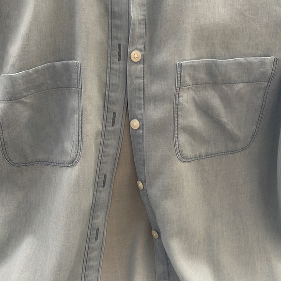 Large petite Loft button down - Picture 3 of 4